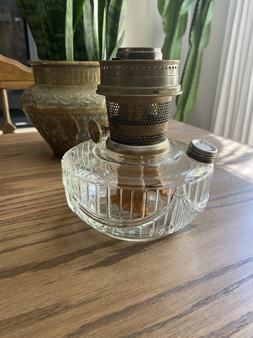 Vintage Aladdin ‘Lincoln Drape’ Clear Glass Oil Lamp With Central Burner 23